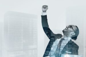 agente inmobiliario de exito usando software inmobiliario sooprema