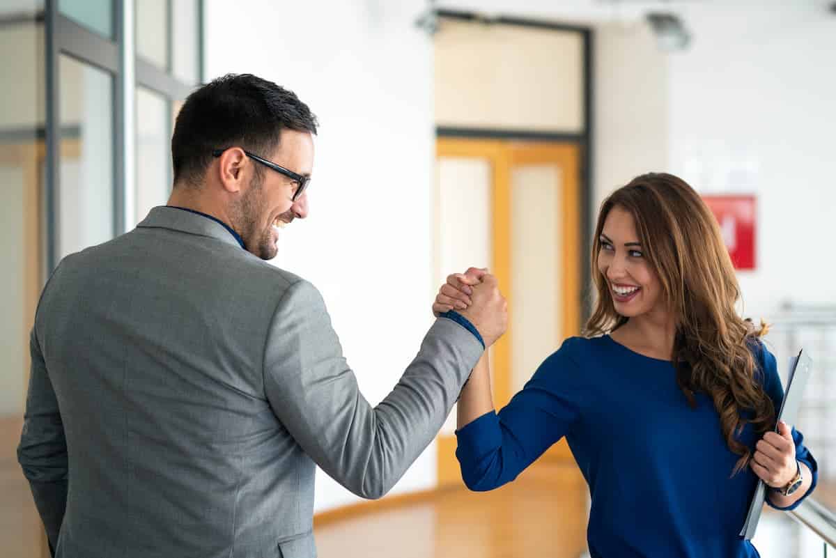 Jovenes inmobiliarios exitosos